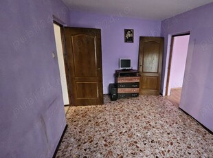 Apartament cu 2 camere in zona Micro 14, etaj parter din 4, confort 2 sdec.