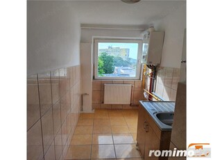 Apartament cu 3 camere zona Sagului