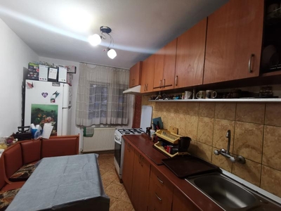 Apartament 3 camere zona Stejari