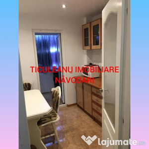 Vindem apartament in Navodari