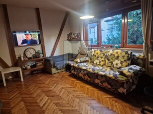 Apartament 3 camere Teiul Doamnei, vanzare apartament 3 camere (E1+M) in vi