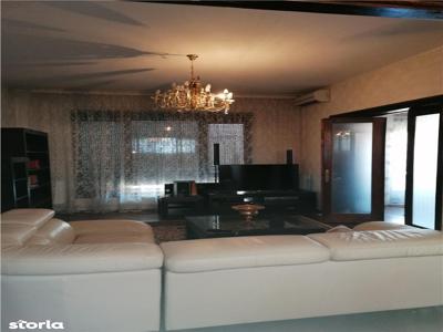 Apartament 3 camere de vanzare zona B-dul. Magheru