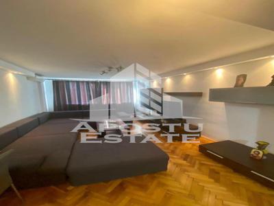 Apartament renovat, cu 4 camere, complet mobilat si utilat, situat in zona Centrala