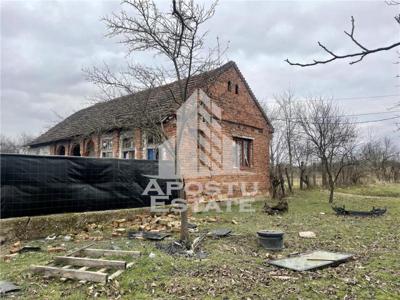 Casa de vanzare cu teren 6000 mp in Hitias