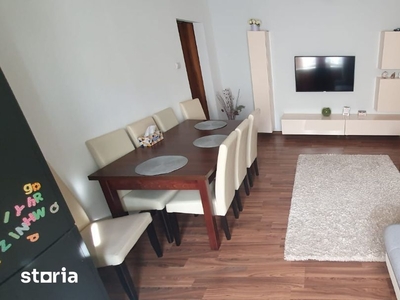 Apartament 4 camere 90 mp mobilat la cheie la 2 minute de Primarie