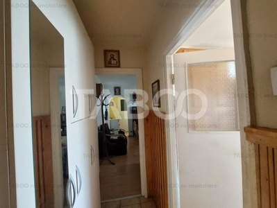 Apartament 2 camere cu balcon si pivnita zona Vasile Aaron Sibiu
