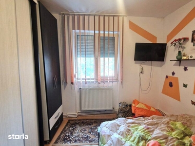 Apartament 2 camere ,etaj 1 sau schimb cu casa zona Certej,Barsau