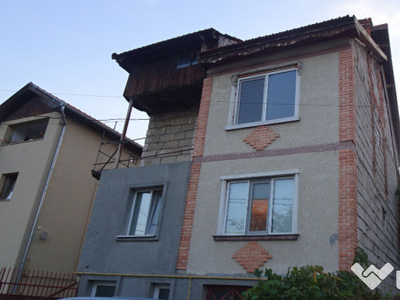 Apartament 2 camere in Deva, situat la parter inalt al unei vile