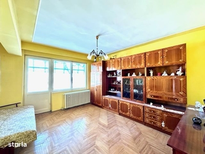 Apartament 3 camere 70 mp cartier Stadion Preț 67.500 Euro