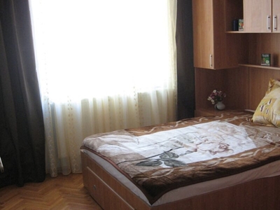 Apartament 3 camere Berceni 3 camere 70 mp Metrou Aparatorii Patriei 3 came