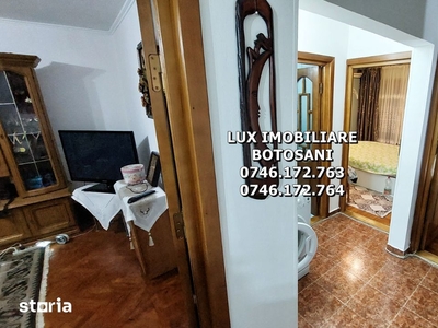 Apartament 3 camere, zona Scolii 8