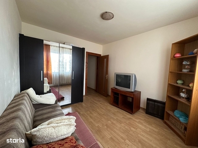 Apartament cu 3 camere de vanzare strada Eroilor