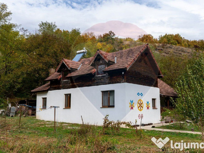 Casă / Vilă cu 4 camere, Densus, jud.Hunedoara