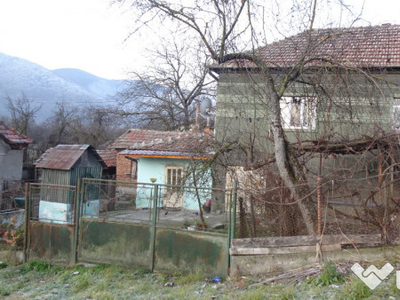 Casa curte si gradina in Branisca (la 15 Km de Deva)