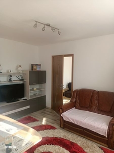 Închiriez apartament