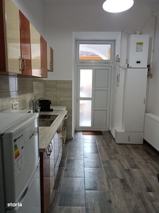 Închiriez apartament