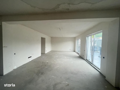 Ofer spre închiriere apartament cu 3 camere,Robea