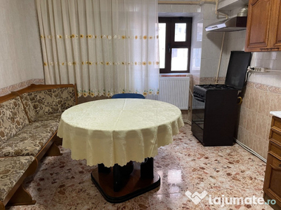 Proprietar, inchiriez Apartament 3 cam.ultracentral decomandat