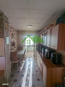 Vand apartament 2 camere si garaj, Dobrogei