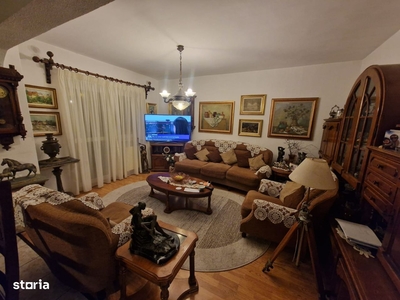 Vând apartament 4 camere decomandat zona Mihai Viteau, Sibiu