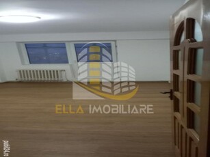 Apartament 3 camere zona Stejari