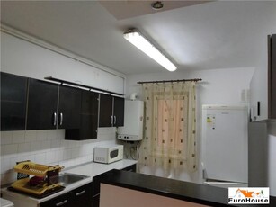 Apartament cu 3 camere de inchiriat in Alba Iulia.