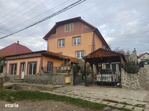 Casa de vanzare cu spatiu comercial in Talmaciu