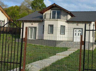 Casa in Mihaesti 12 km de centrul orasului.