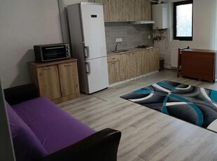 De inchiriat apartament cu 3 camere zona Campului