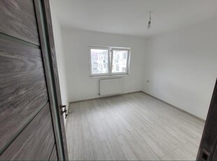 De vanzare apartament cu 2 camere decomandat, zona Bucovina