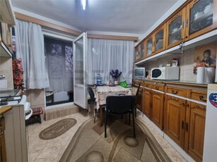 RECO Apartament 4 camere de vanzare, etaj 1, zona Iosia