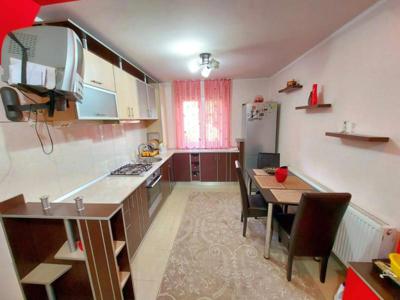 Apartament 3 camere de vanzare in Cluj, zona Manastur, 139990 eur