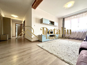 Apartament 3 camere de vanzare