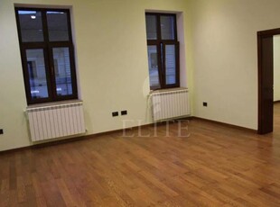 Apartament 3 camere in zona PIATA UNIRII