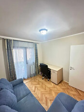 Apartament cu 4 camere decomandate Zona Burdujeni