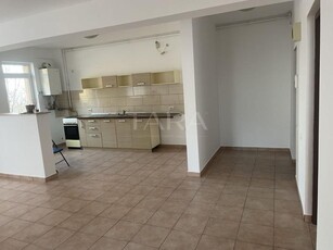 Spatiu si confort apartament cu 3 camere in zona Mehedinti.