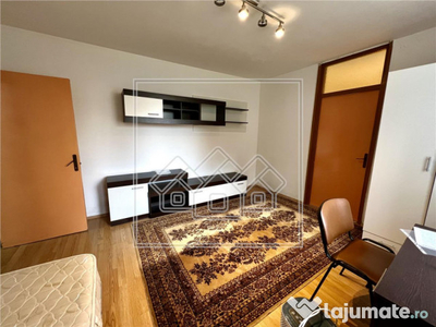 Apartament 2 camere - bucatarie separata, balcon, boxa - Ced