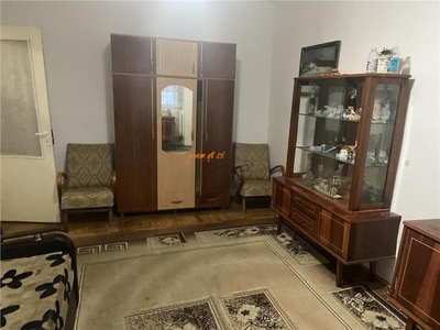 Apartament 2 camere , zona ultracentrala,57 mp , decomandat ,liber