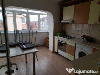 Apartament 2camere de închiriat.