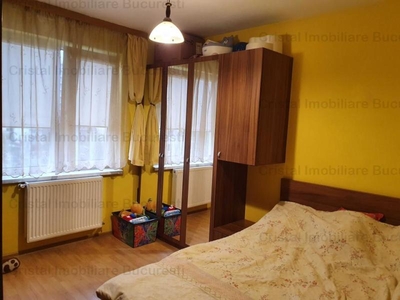 Apartament 3 camere, cu Centrala, Piata Sudului.