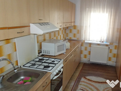 Apartament 3 camere decomandat Deva, etaj 1,aproximativ 70 mp, mobilat