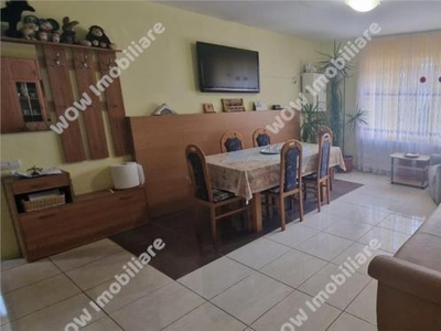 Apartament 4 camere 2 bai 126 mp utili si curte in Selimbar