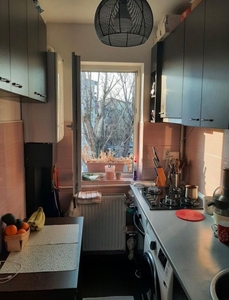 Apartament cu 2 camere, etaj 3/4, decomandat, zona Alexandru cel Bun