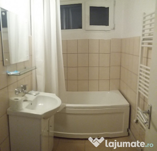 Apartament doua camere, etaj 3, mobilat renovat Bistrita Lac