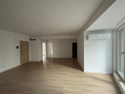 Inchiriere apartament 3 camere nemobilat Unirii, bloc 2023