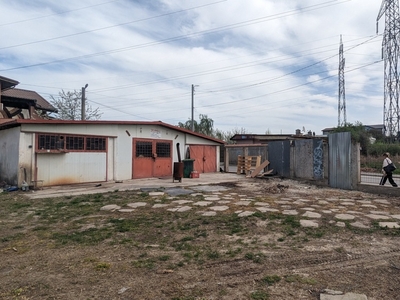 Inchiriez curte cu 3 garaje-Dobroiesti Fundeni-Strada Caisului