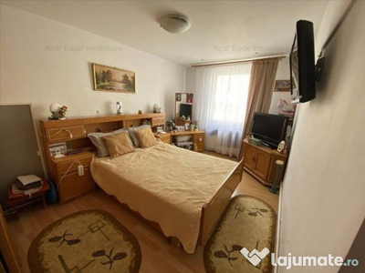 Apartament 2 camere decomandat Calea Bucuresti, 10E80