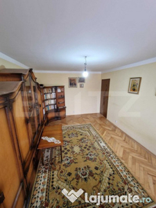 Apartament 3 camere, 65 mp, decomandat, zona Dumbrava