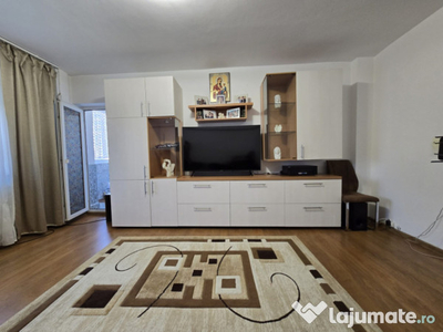 Apartament 3 camere, decomandat zona Piata Mihai Viteazu