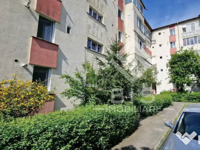 Apartament 3 camere / etaj 1 / Zonă Registrul Comerțului